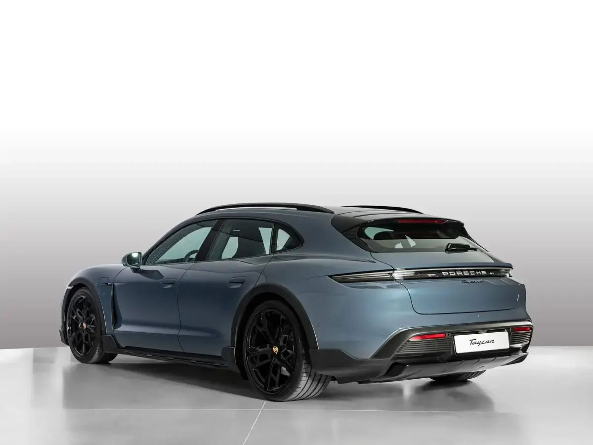 Nuova Porsche Taycan Cross Turismo 319 kW (435 CV) 2026 Pale blue metallizzato