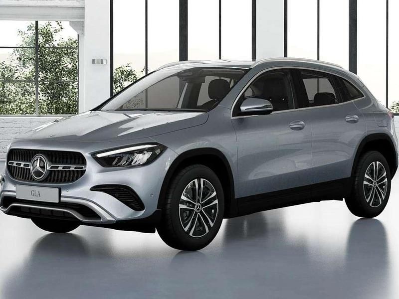 Nuova Mercedes GLA180 Advanced 116 CV (85 kW) 2025 Argento hightech SUV