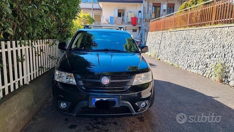 Usata Fiat Freemont Lounge 170 CV (125 kW) 2012 Nero SUV