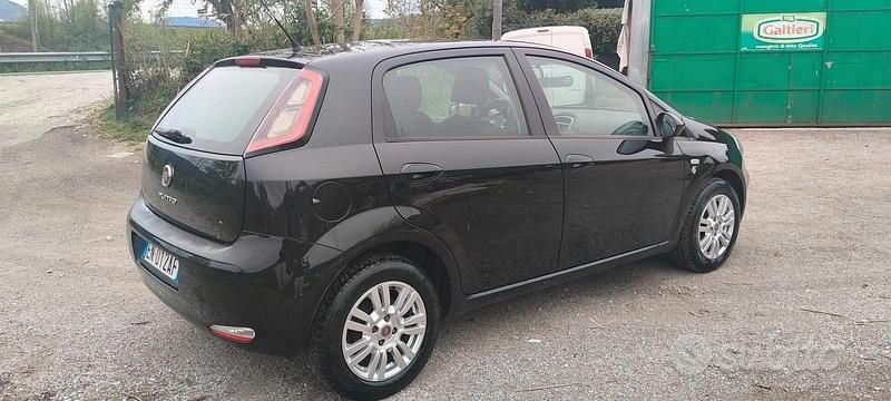 Usata Fiat Punto Pop 77 CV (56 kW) 2013 Nero Utilitaria