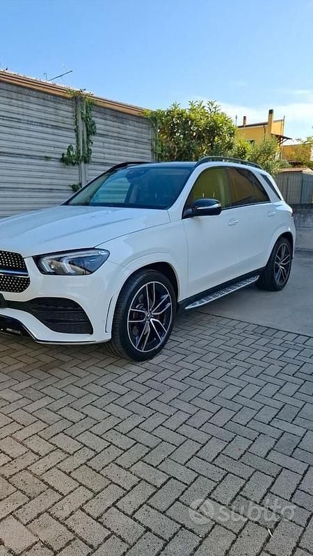 Bianco Usata 2021 Mercedes GLE300 Executive Tre volumi | 52.000 € (Buon prezzo) - Immagine 1/4