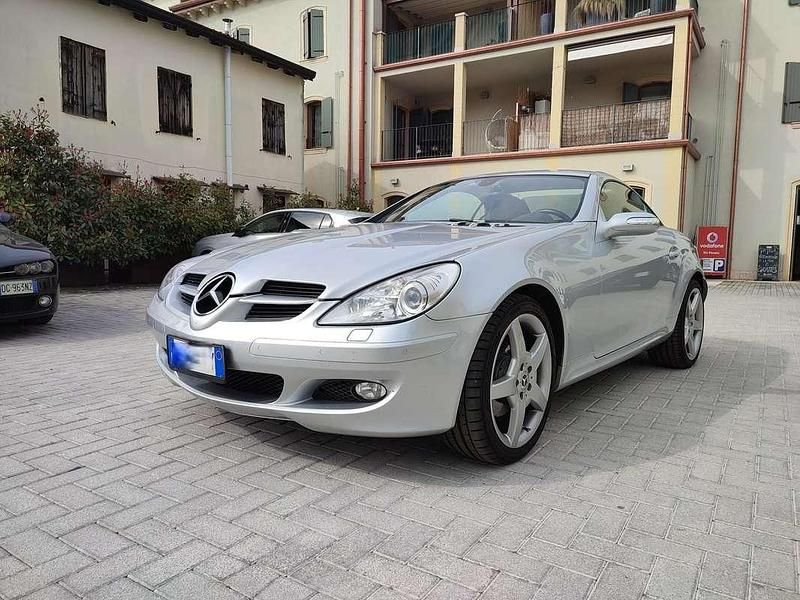 Usata Mercedes SLK280 231 CV (169 kW) 2005 Argento Cabrio