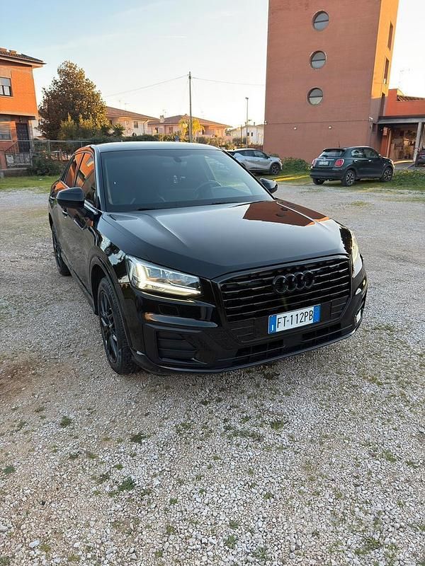 Usata Audi Q2 Admired 116 CV (85 kW) 2019 Nero SUV