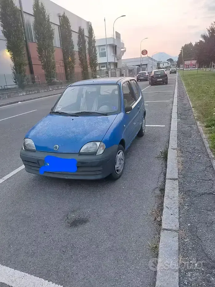 Usata Fiat 600 54 CV (39 kW) 2004 Blu Utilitaria