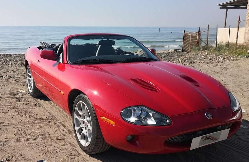 Usata Jaguar XKR 363 CV (266 kW) 1998 Rosso Cabrio