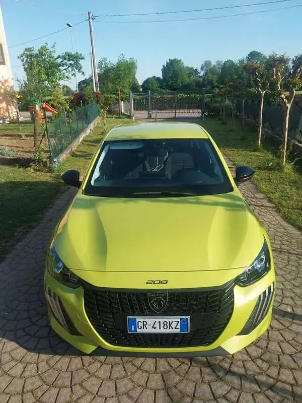 Usata Peugeot 208 Active 75 CV (55 kW) 2024 Verde Utilitaria