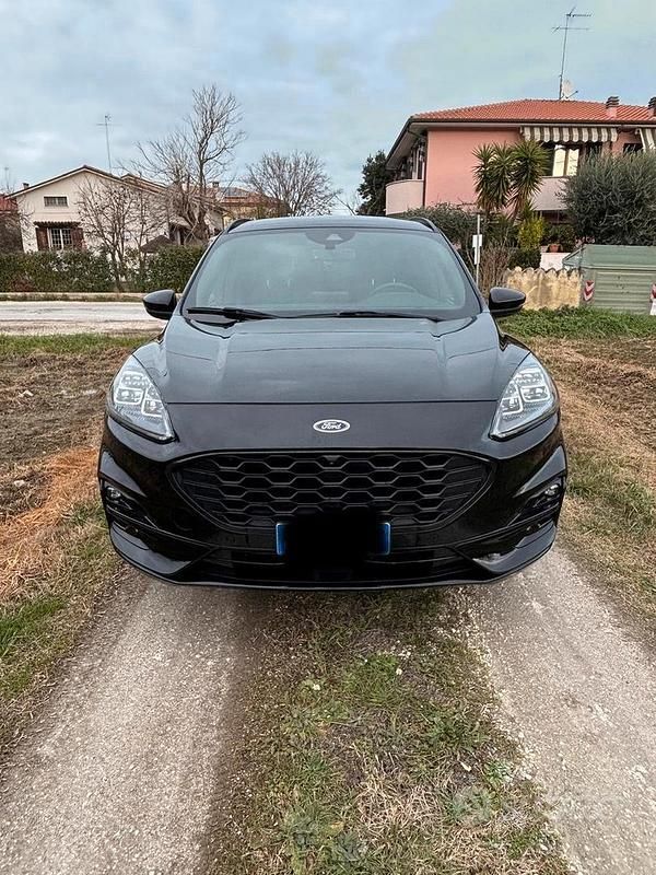 Usata Ford Kuga ST-Line X 120 CV (88 kW) 2022 Nero SUV