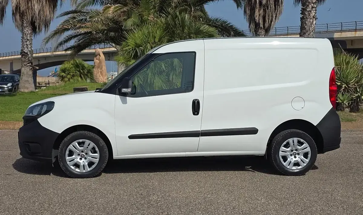 Usata Fiat Doblò Lounge 95 CV (69 kW) 2020 Bianco