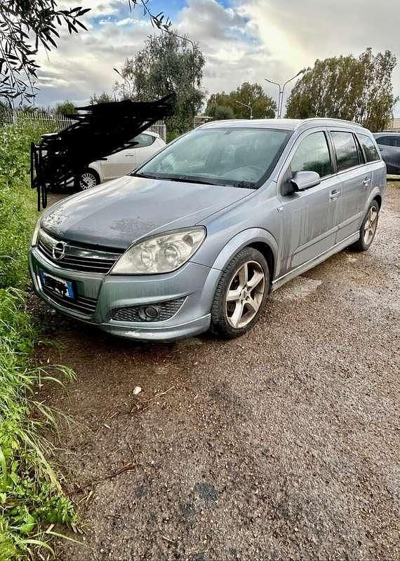 Usata Opel Astra Cosmo 110 CV (80 kW) 2008 Blu/azzurro Station wagon