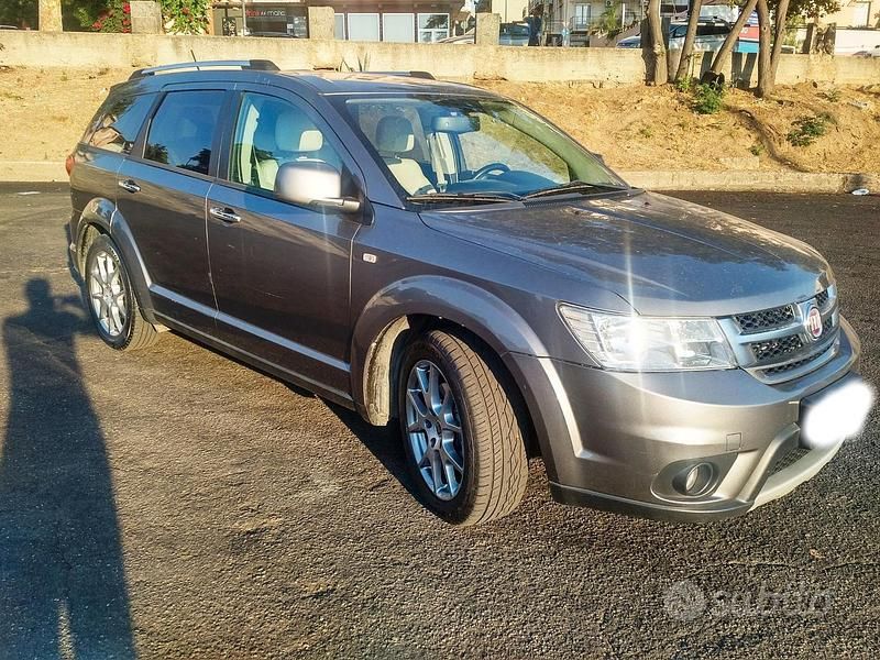 Usata Fiat Freemont Lounge 170 CV (125 kW) 2012 Grigio SUV