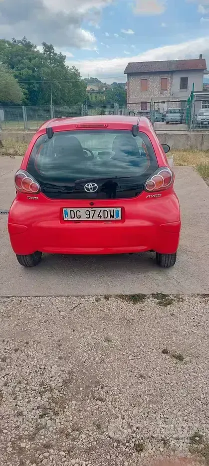 Usata Toyota Aygo Sol 54 CV (39 kW) 2008 Rosso Utilitaria
