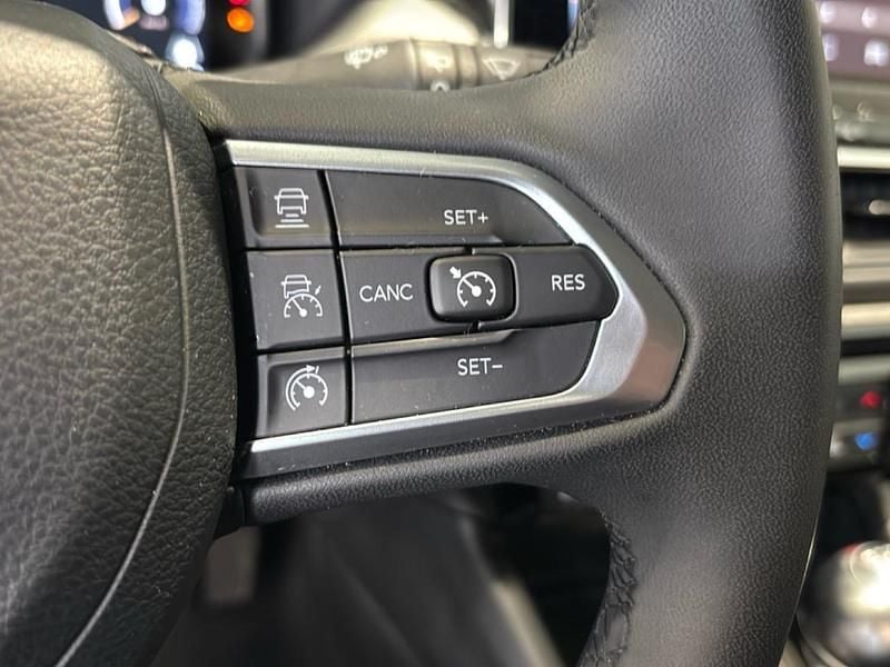 Gebraucht Jeep Compass 131 PS (96 kW) 2023 Grau SUV