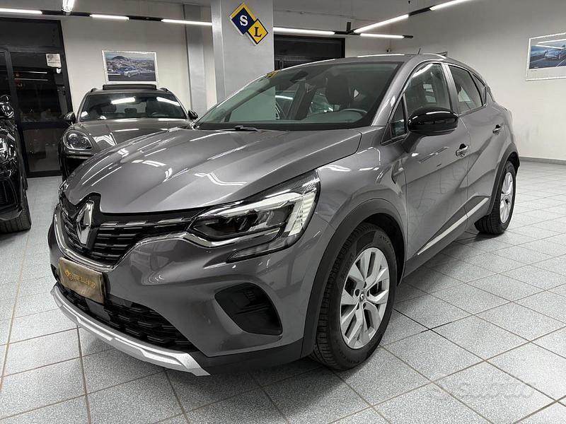 Usata Renault Captur 117 CV (86 kW) 2021 Grigio SUV