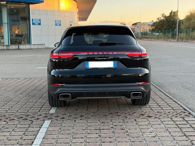 Usata Porsche Cayenne 340 CV (250 kW) 2019 Nero SUV