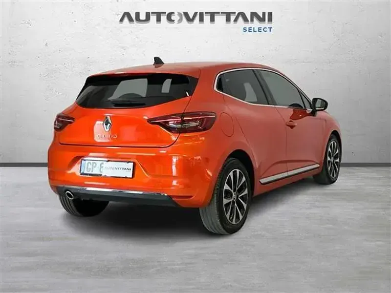 Usata Renault Clio Techno 91 CV (66 kW) 2023 Arancione Utilitaria