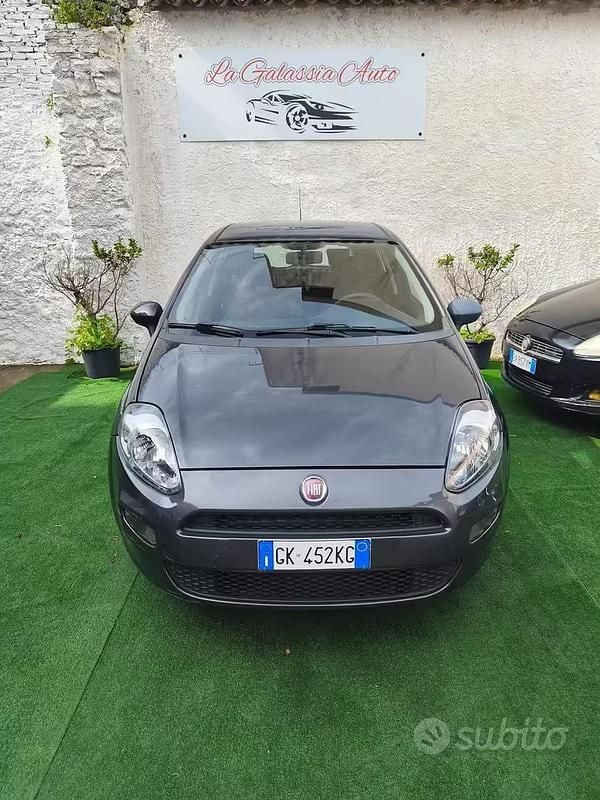 Usata Fiat Punto Pop 69 CV (50 kW) 2012 Grigio Utilitaria