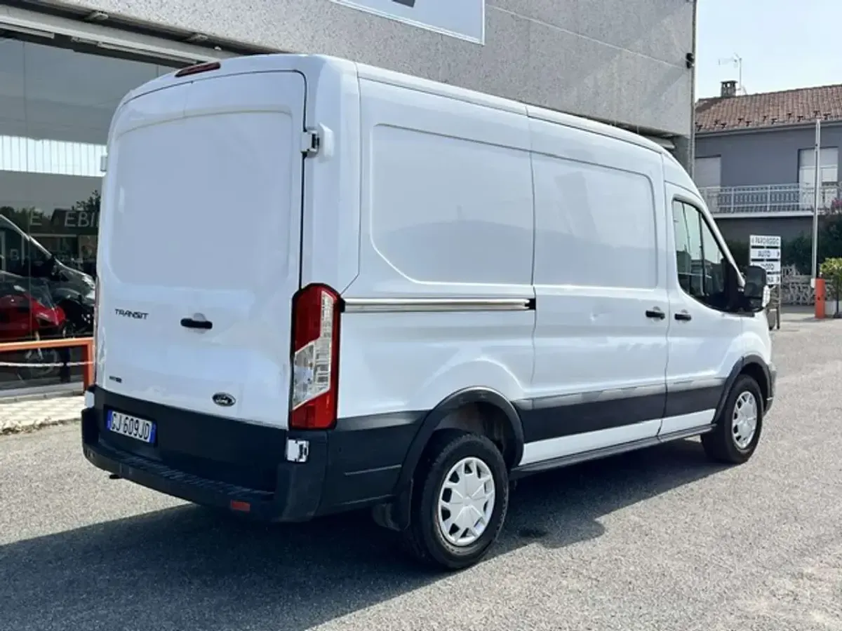 Usata Ford Transit 131 CV (96 kW) 2022 Bianco Furgone