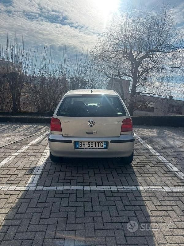 Usata VW Polo 75 CV (55 kW) 2000 Grigio Utilitaria