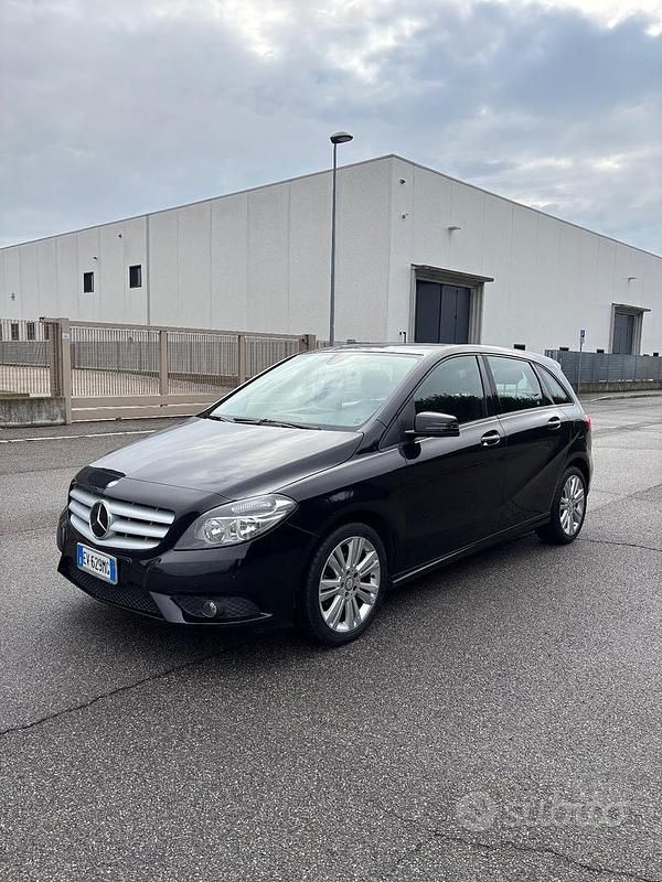 Nero Usata 2014 Mercedes B180 Premium Monovolume | 7500 € (Ottimo prezzo) - Immagine 1/4