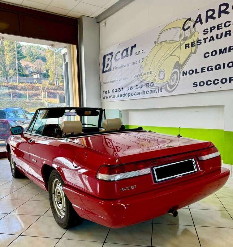 Usata Alfa Romeo Spider 106 CV (77 kW) 1990 Rosso alfa Cabrio
