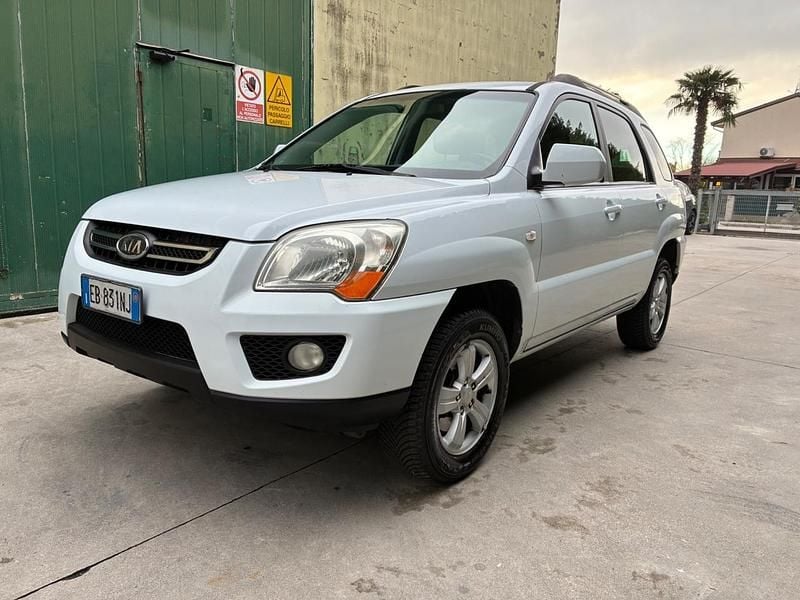 Bianco Usata 2010 Kia Sportage Active SUV | 3600 € (Buon prezzo) - Immagine 1/4