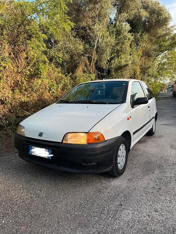 Usata Fiat Punto 75 CV (55 kW) 1999 Bianco Utilitaria