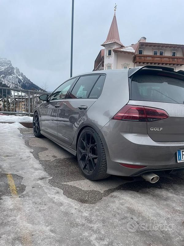 Usata VW Golf VII R-line 105 CV (77 kW) 2016 Grigio Utilitaria