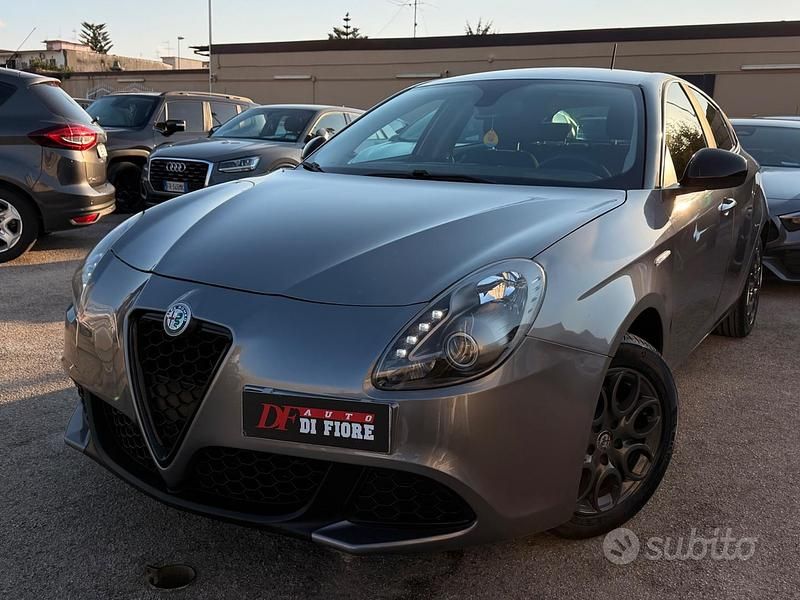 Usata Alfa Romeo Giulietta Super 120 CV (88 kW) 2017 Grigio Utilitaria