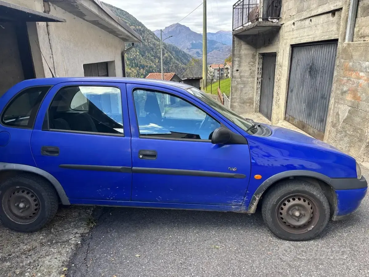 Usata Opel Corsa 60 CV (44 kW) 1999 Blu Utilitaria