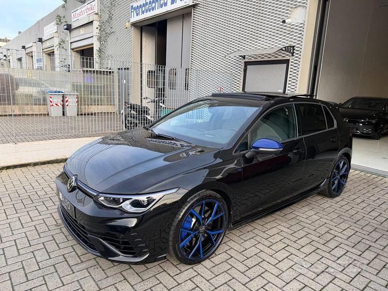 Usata VW Golf VIII R 333 CV (244 kW) 2024 Nero Berlina