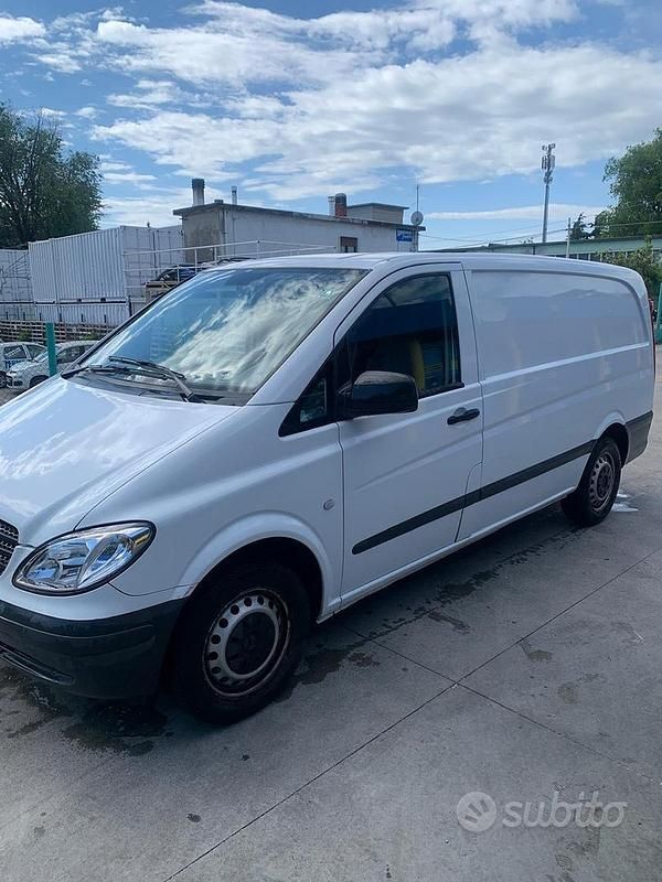 Usata 2009 Mercedes Vito Monovolume | 6200 € (Buon prezzo) - Immagine 1/4