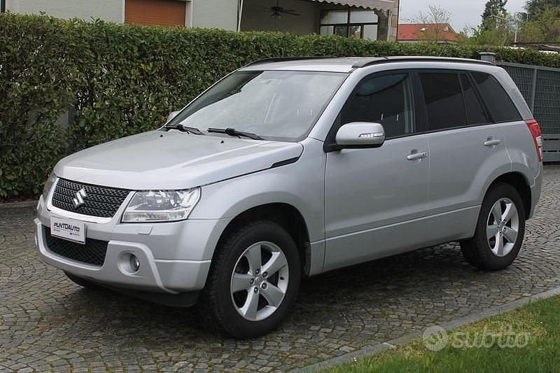 Usata Suzuki Grand Vitara 129 CV (94 kW) 2011 Grigio SUV