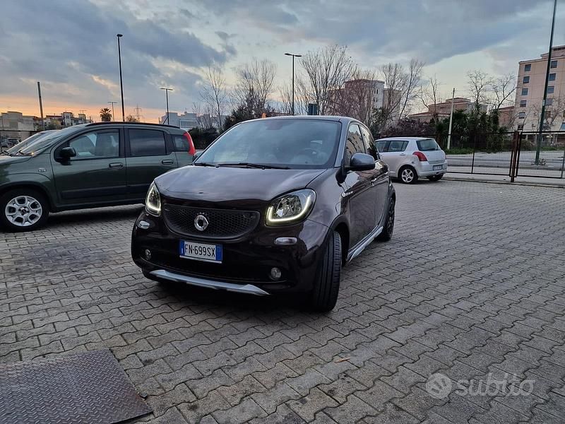 Usata Smart ForFour 90 CV (66 kW) 2018 Marrone Utilitaria