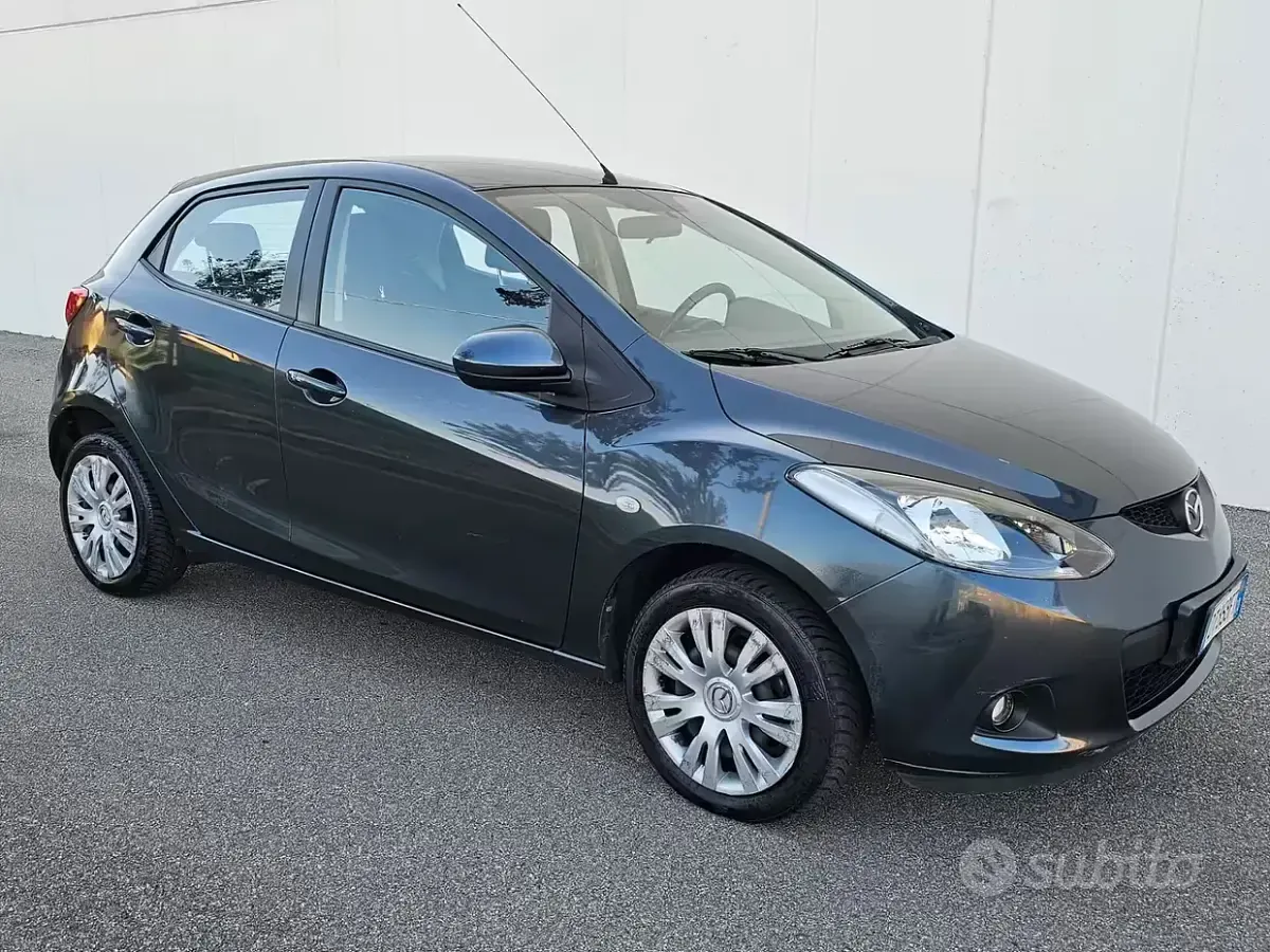 Usata Mazda 2 75 CV (55 kW) 2008 Bluazzurro Utilitaria