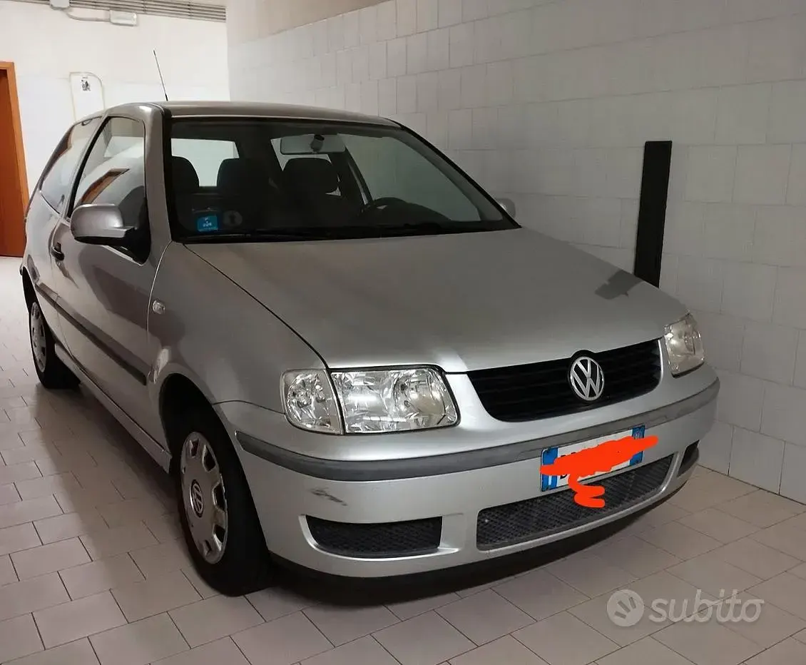 Usata VW Polo 50 CV (36 kW) 2001 Grigio Utilitaria
