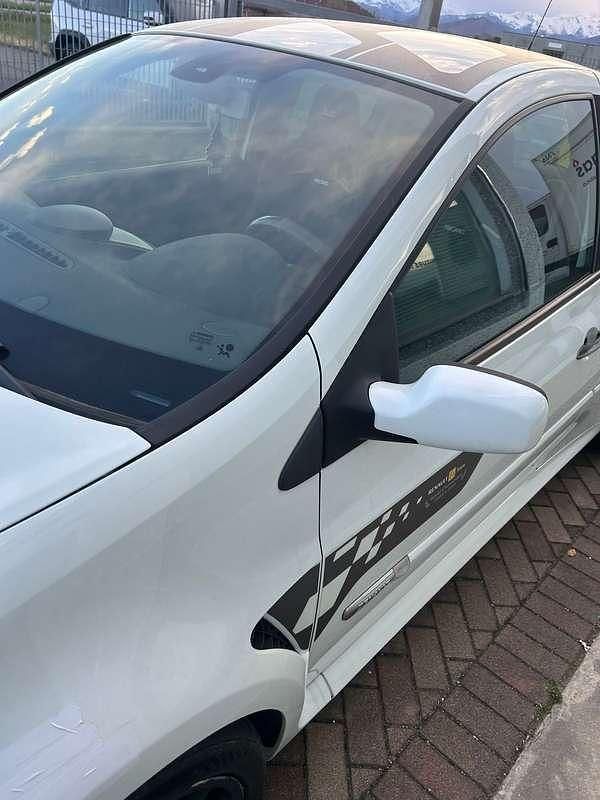 Gebraucht Renault Clio II 197 PS (144 kW) 2008 Limousine