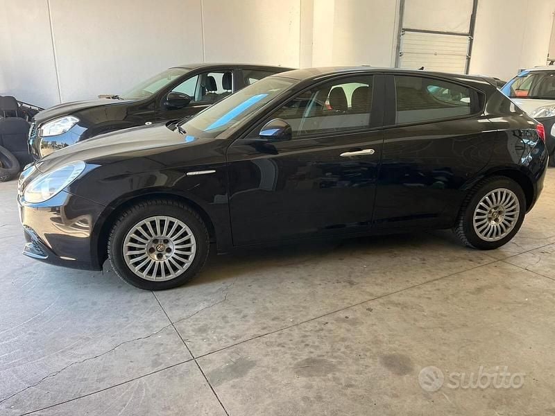 Usata Alfa Romeo Giulietta Progression 105 CV (77 kW) 2011 Nero Utilitaria