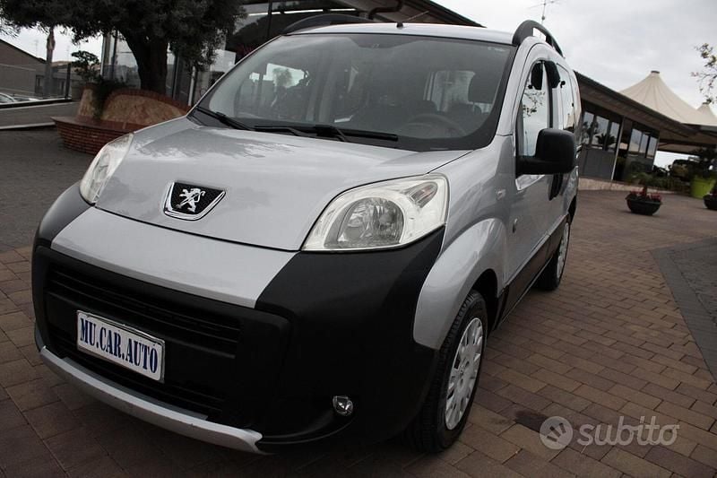 Grigio Usata 2014 Peugeot Bipper Active Monovolume | 6000 € (Buon prezzo) - Immagine 1/4