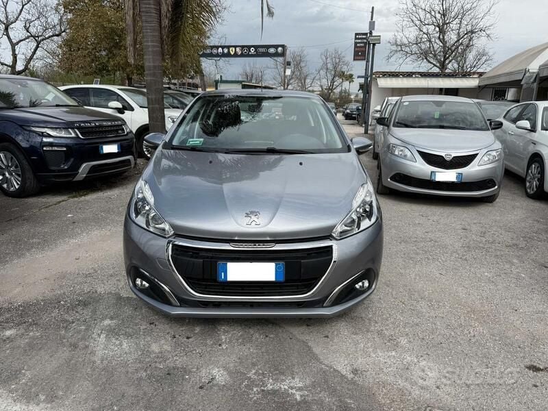 Usata Peugeot 208 83 CV (61 kW) 2019 Grigio Utilitaria
