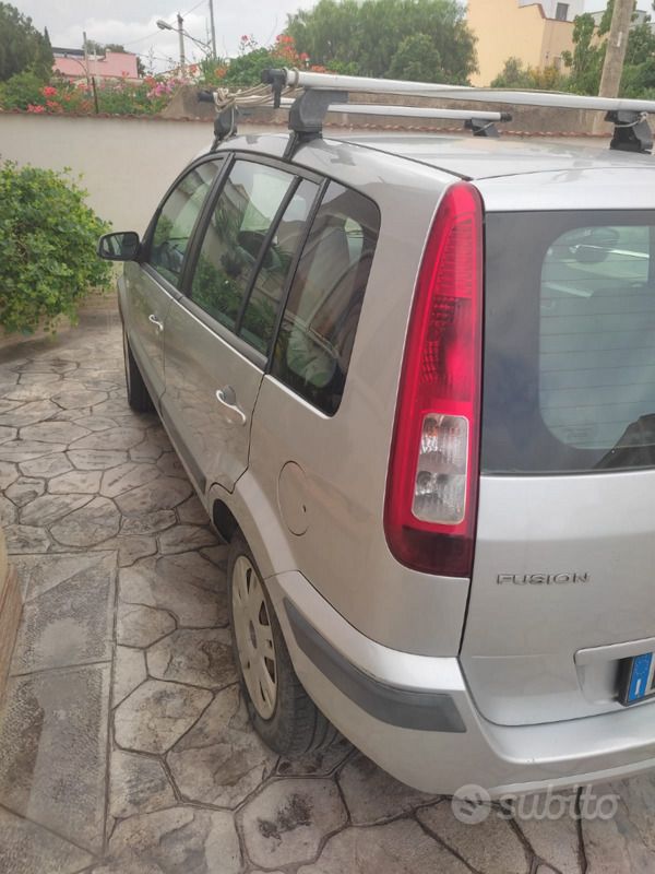 Usata Ford Fusion 68 CV (50 kW) 2009 Grigio Berlina