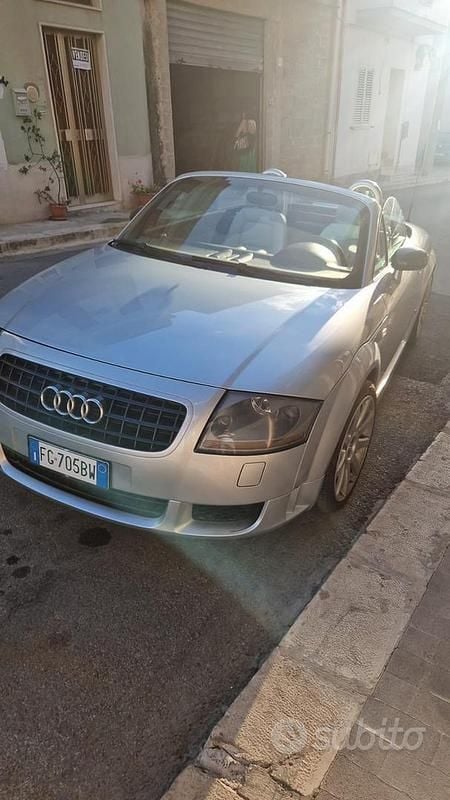 Usata Audi TT Roadster 225 CV (165 kW) 2001 Grigio Cabrio
