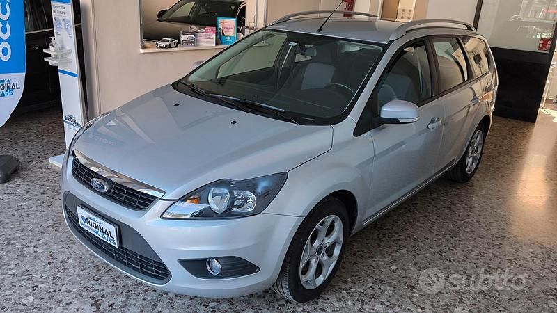 Usata Ford Focus Titanium 101 CV (74 kW) 2011 Grigio Station wagon