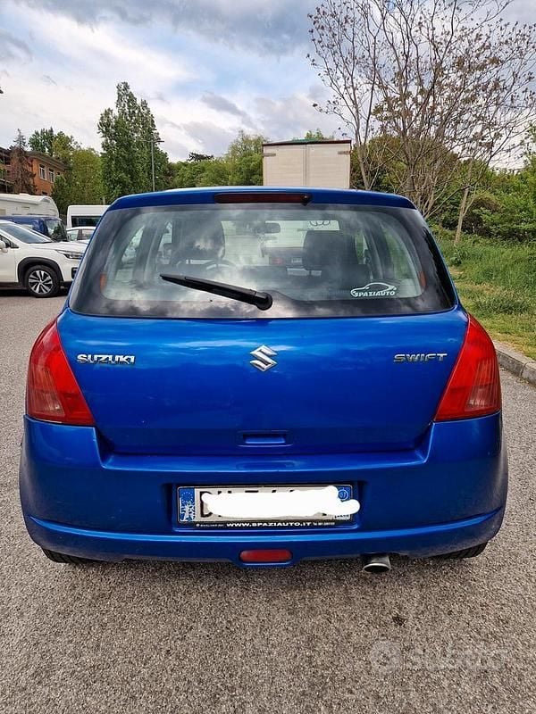 Usata Suzuki Swift 92 CV (67 kW) 2007 Blu Utilitaria