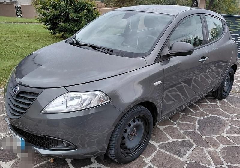 Usata Lancia Ypsilon 95 CV (69 kW) 2015 Utilitaria