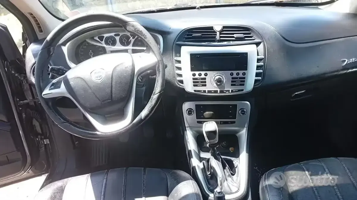 Usata Lancia Delta 105 CV (77 kW) 2008 Grigio Utilitaria