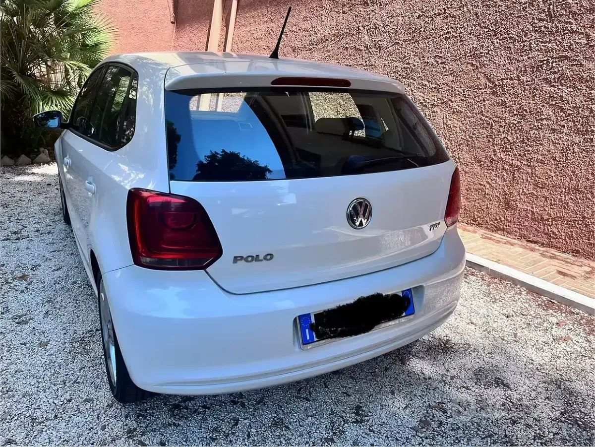 Usata VW Polo Comfortline 75 CV (55 kW) 2010 Bianco Utilitaria