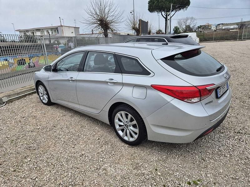 Usata Hyundai i40 136 CV (100 kW) 2012 Argento Station wagon