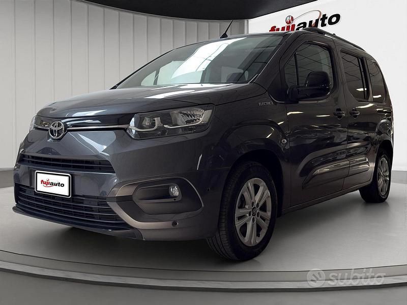 Usata Toyota Proace Verso City 56 kW (77 CV) 2023 Dark grey met Station wagon