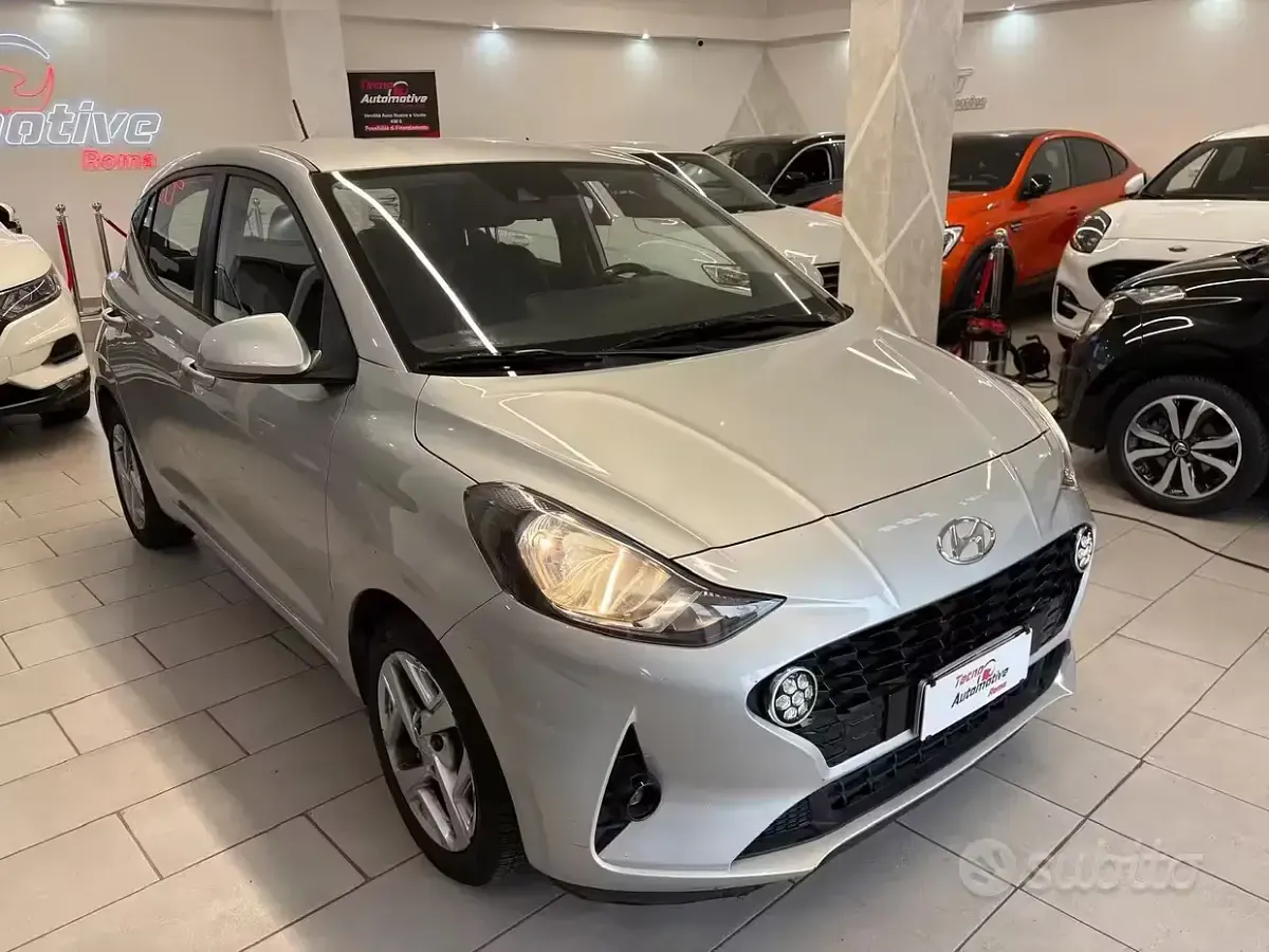 Usata Hyundai i10 Prime 67 CV (49 kW) 2023 Argento metallizzato Utilitaria