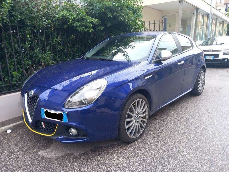 Usata Alfa Romeo Giulietta Business 120 CV (88 kW) 2017 Blu/azzurro Utilitaria